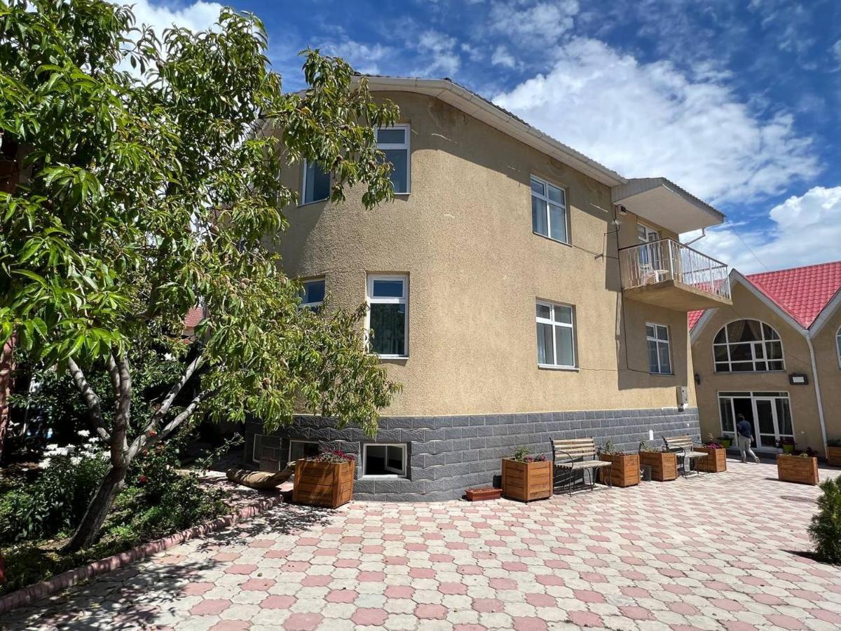 Tan Nuru Guest House Гостевой Дом Тан Нуру Cholpon-Ata Luaran gambar